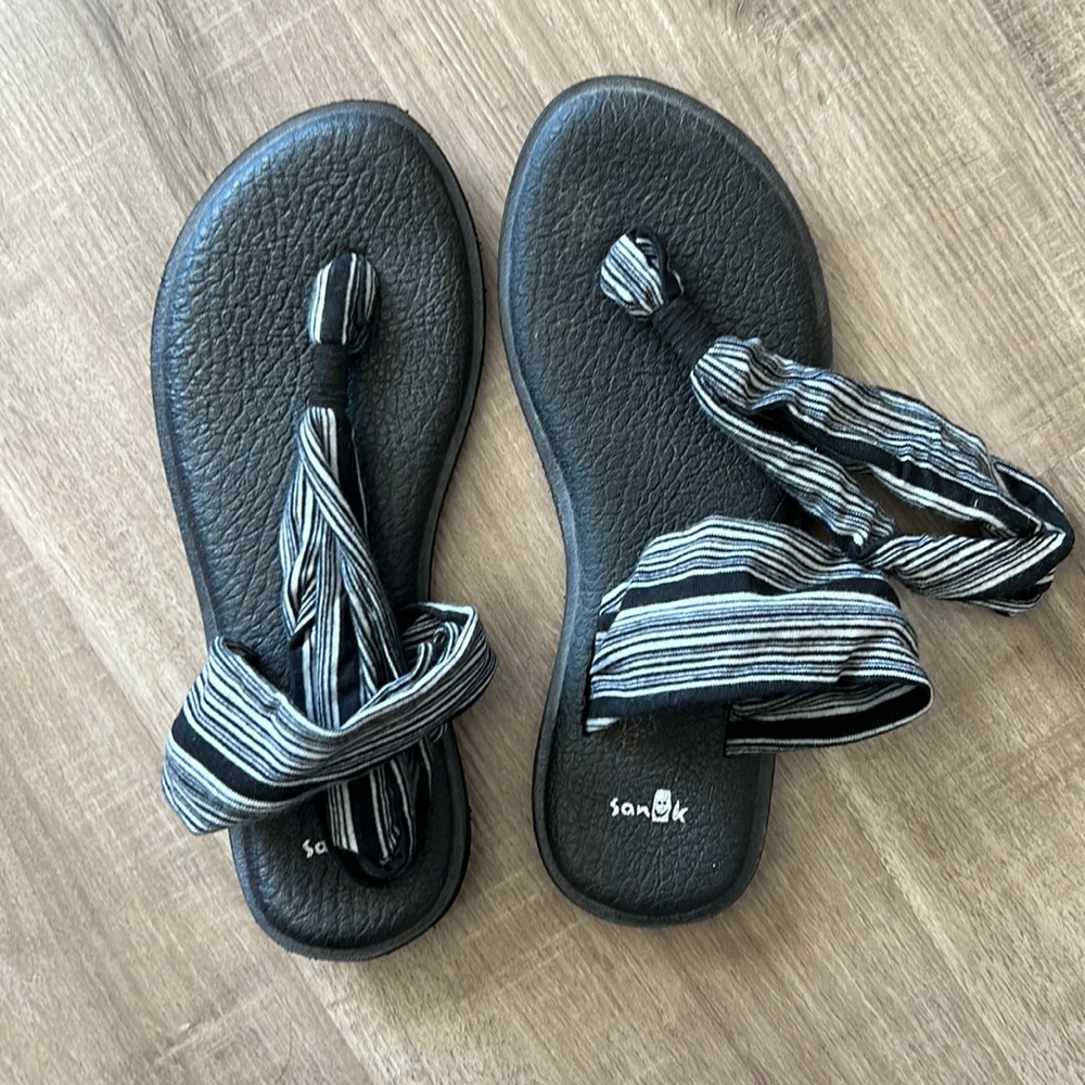 Sanuk sandals